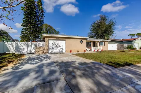 9231 79th Ave, Seminole, FL 33777