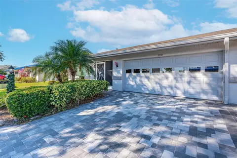 2710 Lancaster Dr #90, Sun City Center, FL 33573