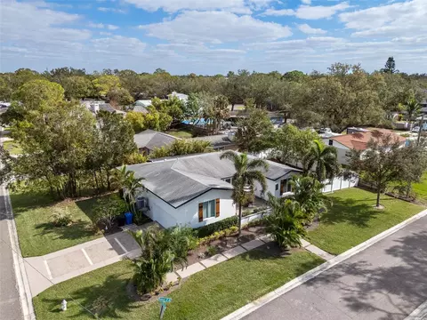 6525 Hobson St NE, Saint Petersburg, FL 33702