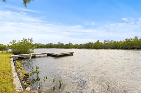8942 Rocky Creek Dr, Tampa, FL 33615