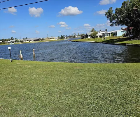 1021 Fordham Dr, Sun City Center, FL 33573