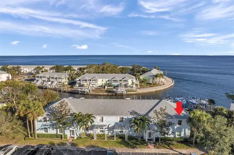 5218 Beach Dr SE #D, Saint Petersburg, FL 33705