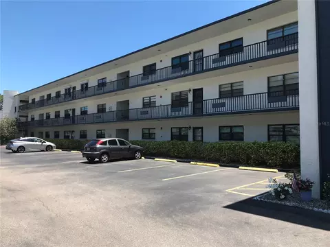 5990 Terrace Park Dr N #201, Saint Petersburg, FL 33709