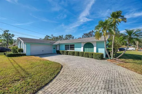 5970 Hillside St, Seminole, FL 33772