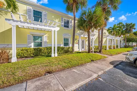 5006 Starfish Dr SE #C, Saint Petersburg, FL 33705