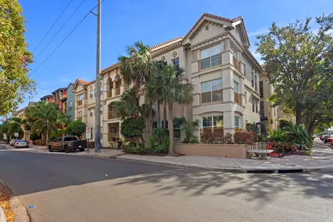2440 W Horatio St #1030, Tampa, FL 33609