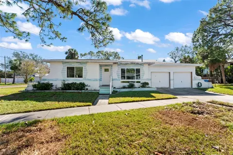4666 Helena St NE, Saint Petersburg, FL 33703