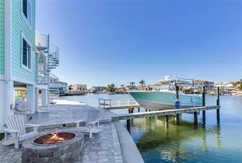 17410 1st St E, Redington Shores, FL 33708