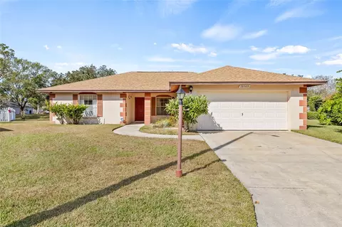 28509 Twinbrook Ln, Wesley Chapel, FL 33543