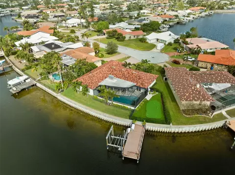 1905 Massachusetts Ave NE, Saint Petersburg, FL 33703
