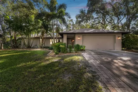 815 Village Way, Palm Harbor, FL 34683