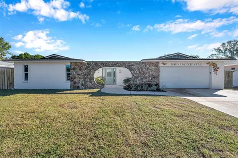 3145 Fiesta Dr, Dunedin, FL 34698