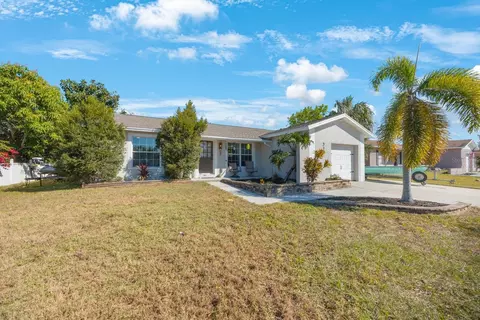 319 Francis Dr, Apollo Beach, FL 33572