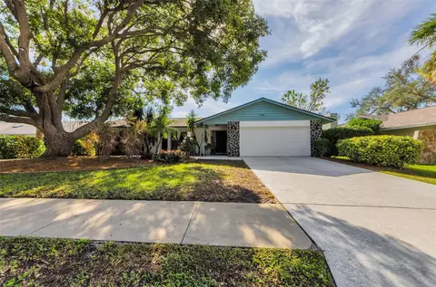 1040 Kent Ln, Palm Harbor, FL 34683