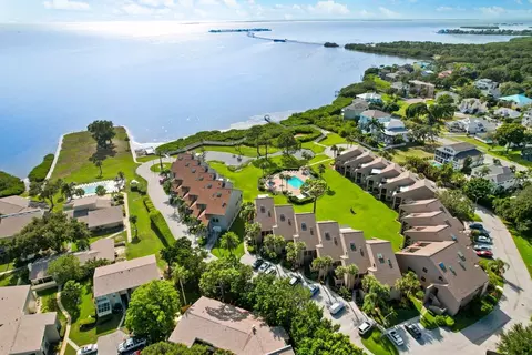 330 Windrush Loop #330, Tarpon Springs, FL 34689