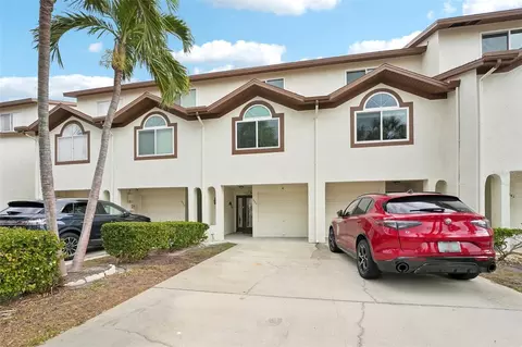 337 Madeira Cir, Tierra Verde, FL 33715