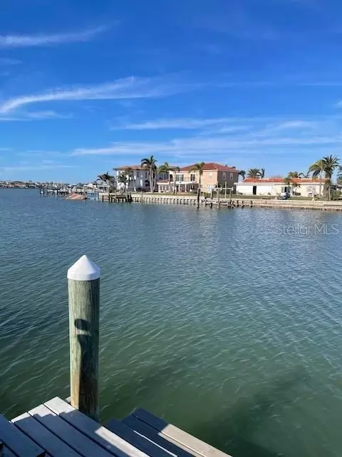 569 Boca Ciega Point Blvd N #2602, Saint Petersburg, FL 33708