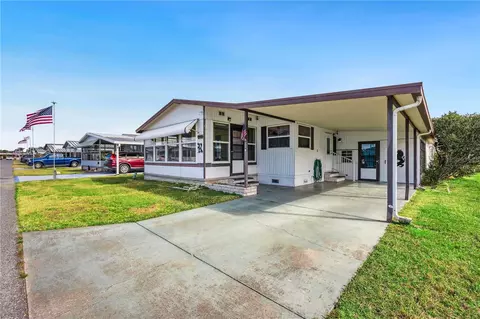 5244 Montego Dr, Zephyrhills, FL 33541