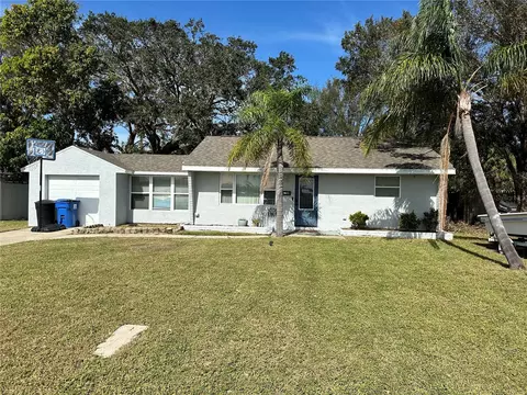 1104 Winchester Rd N, Saint Petersburg, FL 33710