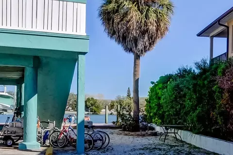141 94th Ave, Treasure Island, FL 33706