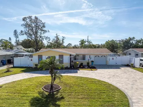 6652 11th Ave N, Saint Petersburg, FL 33710