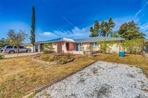 7427 Isle Dr, Port Richey, FL 34668
