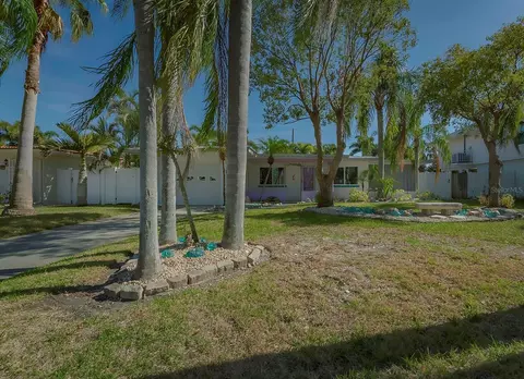 2469 Baywood Dr W, Dunedin, FL 34698