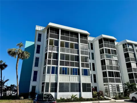 4908 38th Way S #504, Saint Petersburg, FL 33711