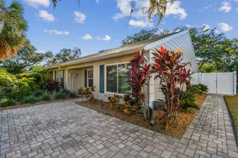 1141 Dover Ct, Safety Harbor, FL 34695