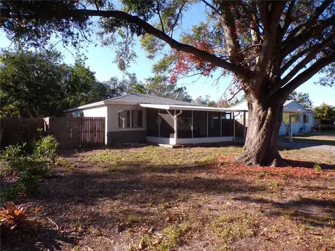 725 60th St S, Gulfport, FL 33707