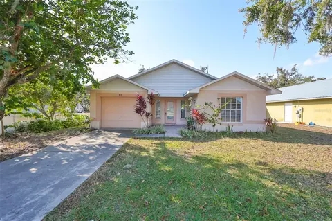 11 Leaning Palm Ct, Plant City, FL 33563