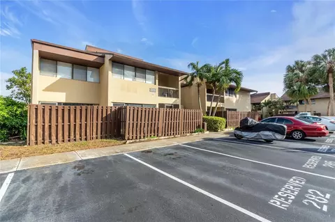 885 N Village Dr N #204, Saint Petersburg, FL 33716