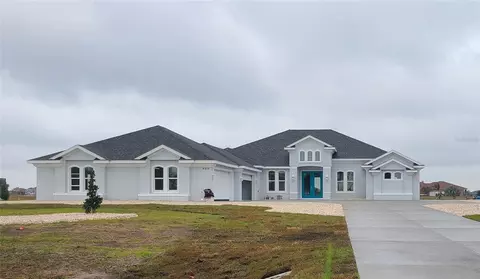 5317 Lake Venice Dr, Wimauma, FL 33598