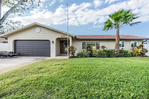 12103 Kay Dr, Seminole, FL 33772