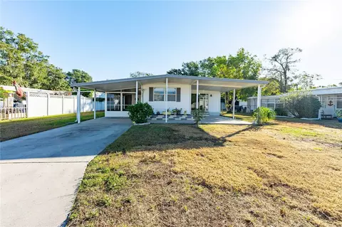 5212 Betmar Dr, Zephyrhills, FL 33542