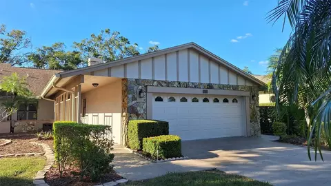 3030 Bolt Dr, Palm Harbor, FL 34685