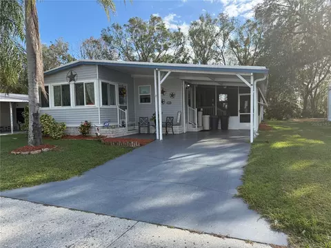 38614 Monet Dr, Zephyrhills, FL 33540