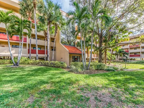 3062 Eastland Blvd #302D, Clearwater, FL 33761