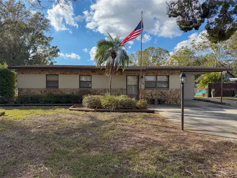 338 Country Club Dr, Oldsmar, FL 34677
