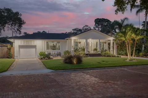 1615 Santa Barbara Dr, Dunedin, FL 34698