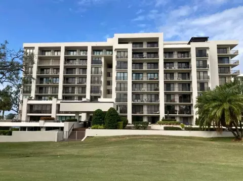 4 Belleview Blvd #505, Belleair, FL 33756