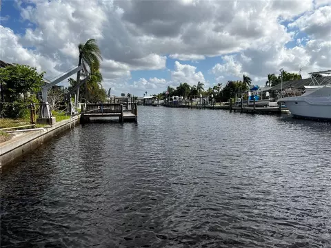 914 Sago Palm Way, Apollo Beach, FL 33572