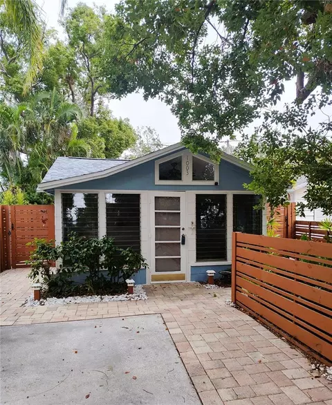 1003 Park Dr, Dunedin, FL 34698