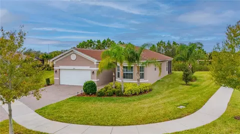 4860 Grand Banks Dr, Wimauma, FL 33598