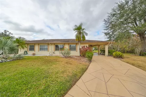 2003 Halmrock Pl, Sun City Center, FL 33573