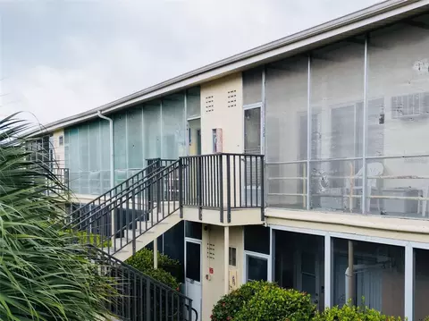 5372 4th St N #206, Saint Petersburg, FL 33703