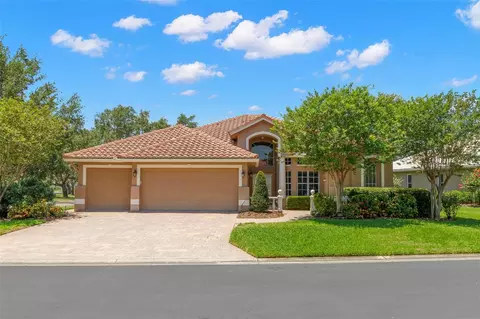 1160 Darlington Oak Dr NE, Saint Petersburg, FL 33703