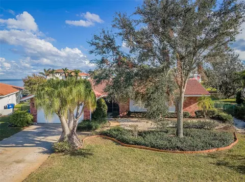 2084 Iowa Ave NE, Saint Petersburg, FL 33703