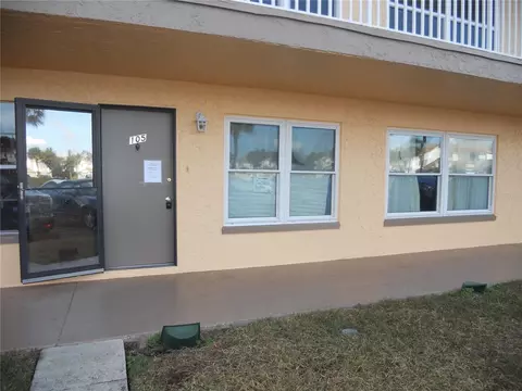 6400 46th Ave N #105, Kenneth City, FL 33709