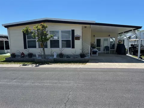 225 Royal Palm Cir, Largo, FL 33778